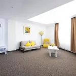 Randy Hotel
