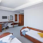Randy Hotel